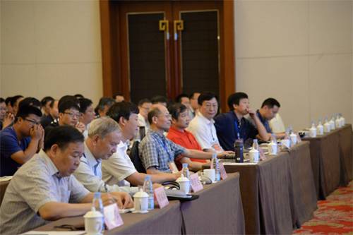 http://www.glut.edu.cn/__local/0/E6/BA/814377B5C71049C3C2EB649F109_07A9AE48_39016.jpg